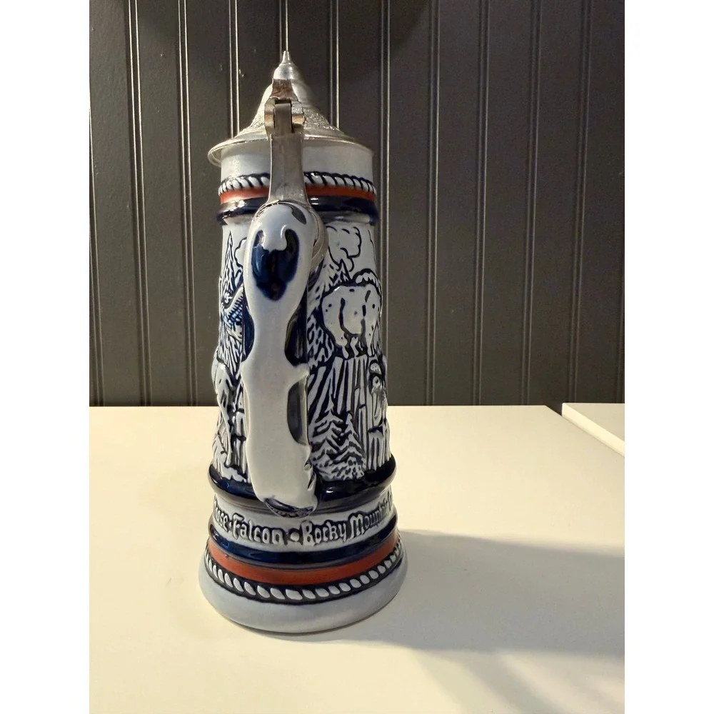 Avon wilderness stein blue